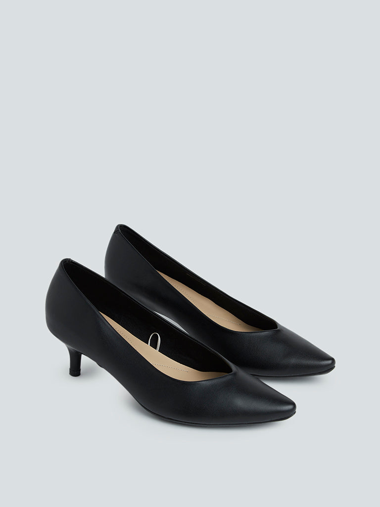 LUNA BLU Black Pointed Toe Pumps